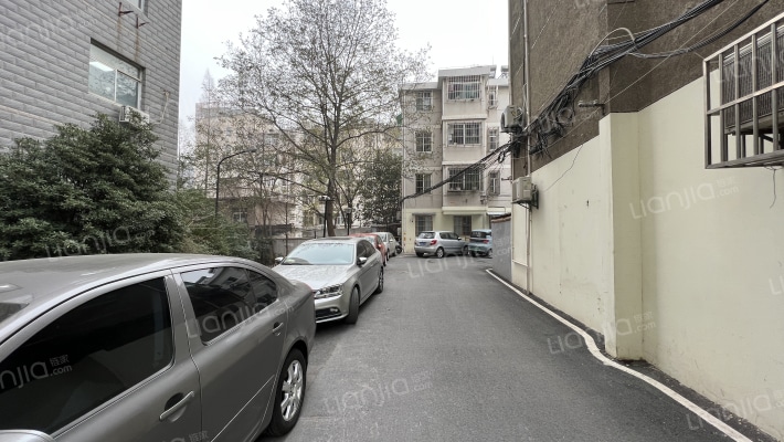 药监局宿舍外景图