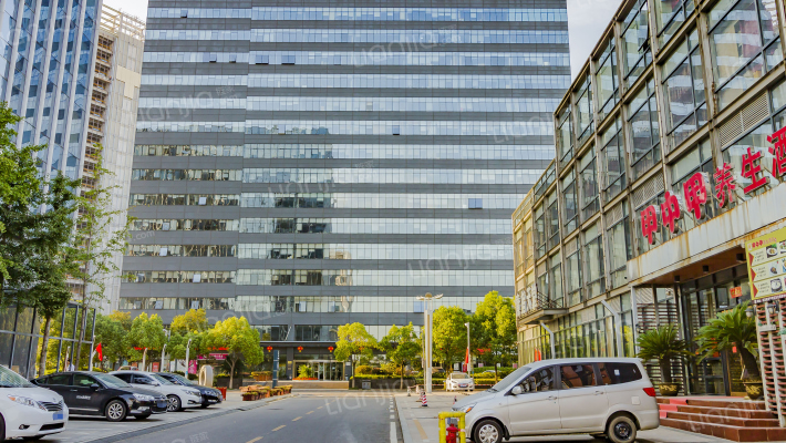 东合发展中心外景图