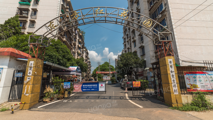 东方红花园外景图