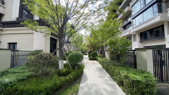 龙湖天璞外景图