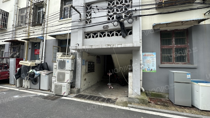 三十六中生活区外景图