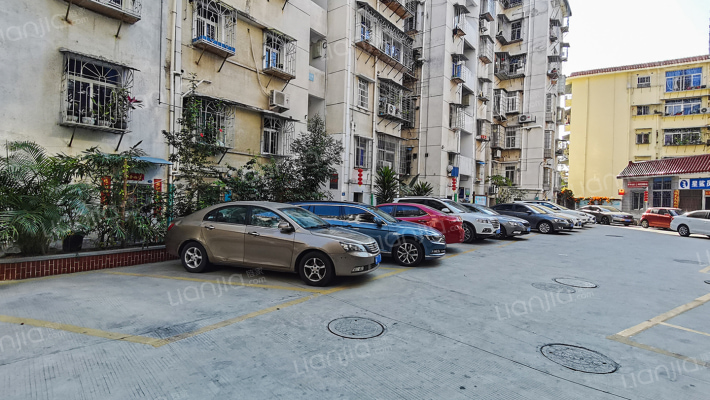 星鲨宿舍外景图