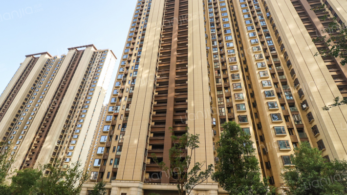 绿地朝阳中心外景图