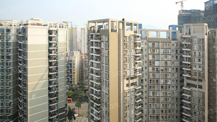 天朗风清外景图