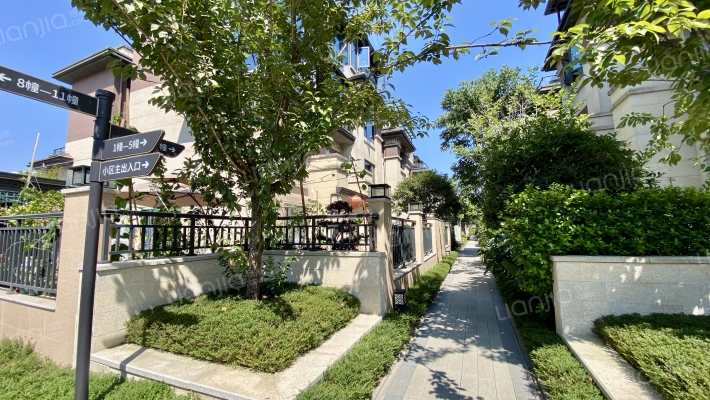 渝开发南樾天宸外景图