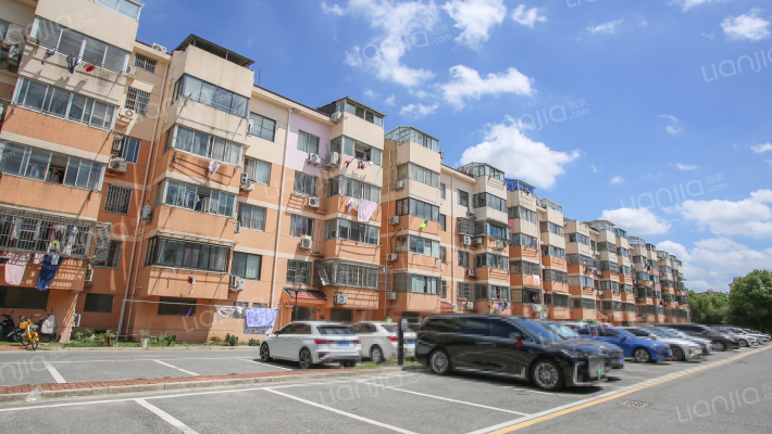 泾园新村外景图