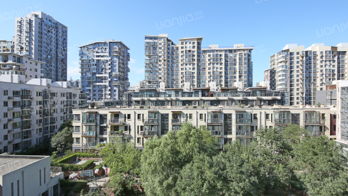 沿海赛洛城外景图