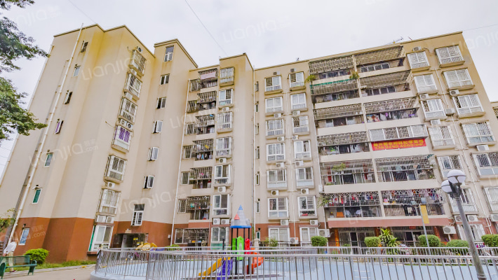 宝鹏花园外景图