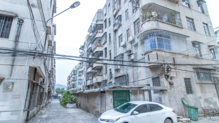 港霞新村外景图