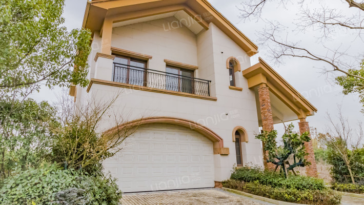 元一高尔夫别墅六期外景图