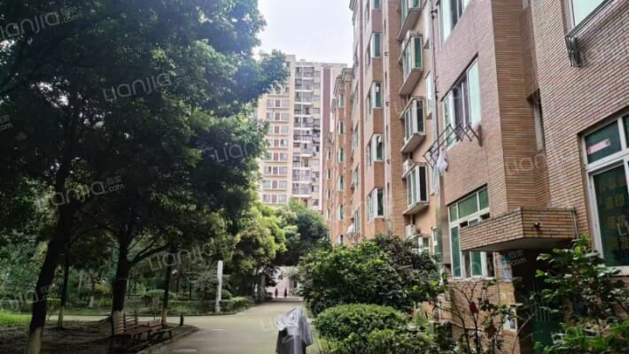 中铁十三局住宅小区外景图