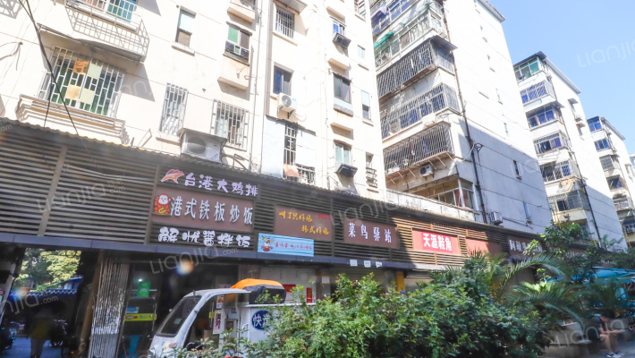 宝源综合大市场外景图