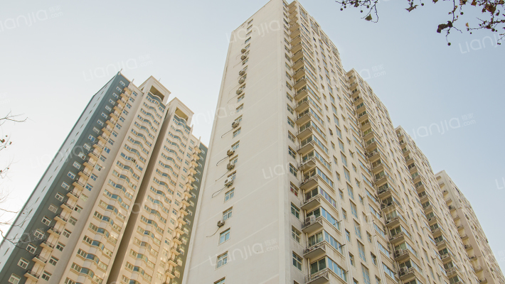 华亚广场外景图