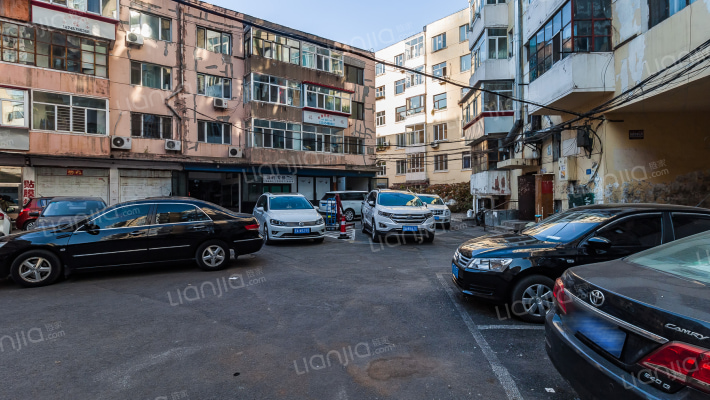 第二方园里外景图