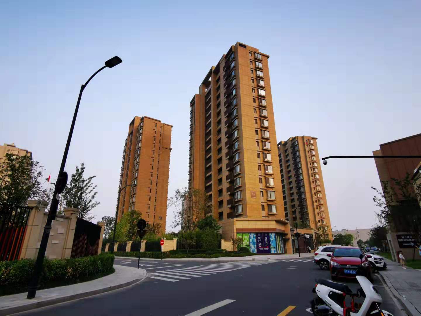 Castalia compound photo 4