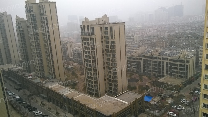 保利里院里一期外景图