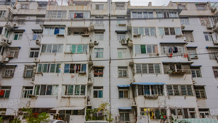 汽修小区外景图