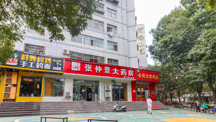 东三街北段13号院外景图