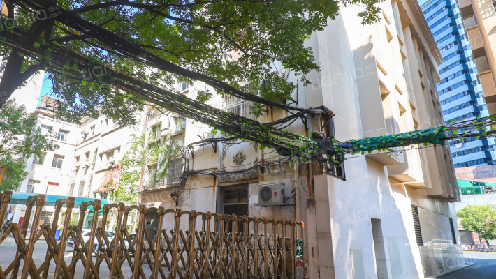 警民共建安全小区外景图