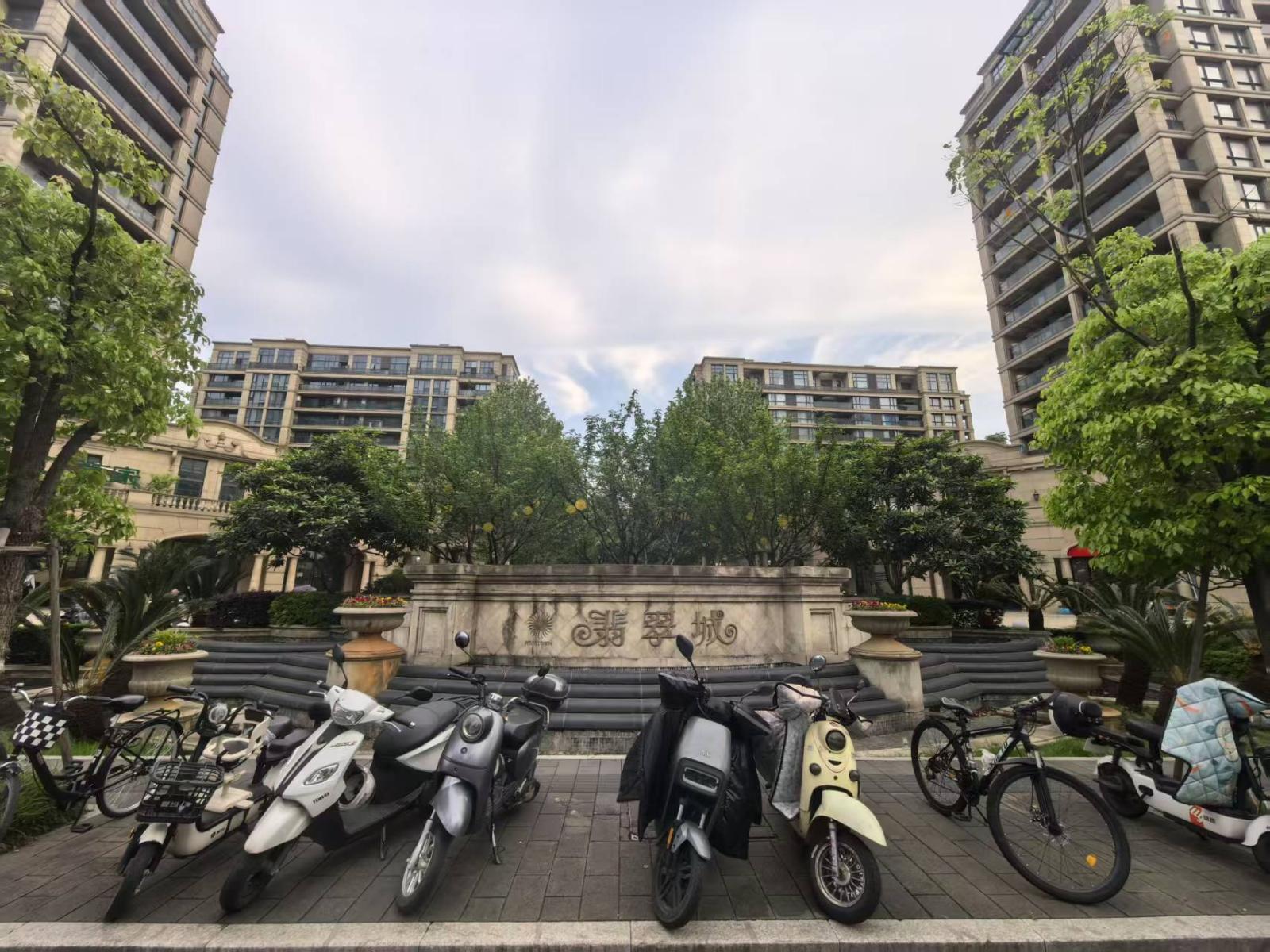 翡翠城小区实景 4