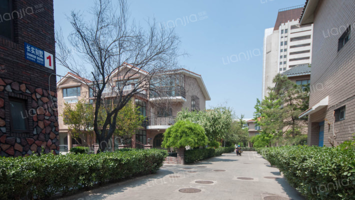 长实别墅外景图