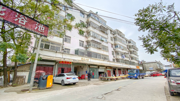 富苑小区外景图