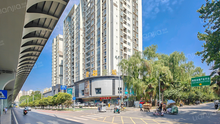 克拉上城外景图