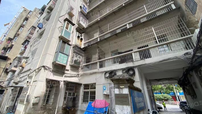 人社局南区宿舍楼外景图