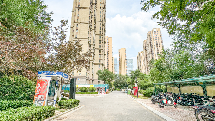 绿地中央广场四区外景图