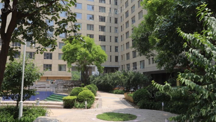 皇冠国际公寓外景图