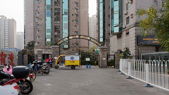 城市广场外景图