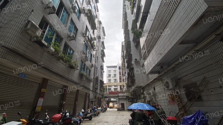 天然气公司大院外景图