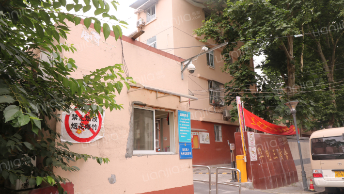 华电三宿舍外景图