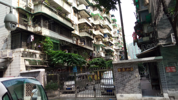 隆庆小区外景图