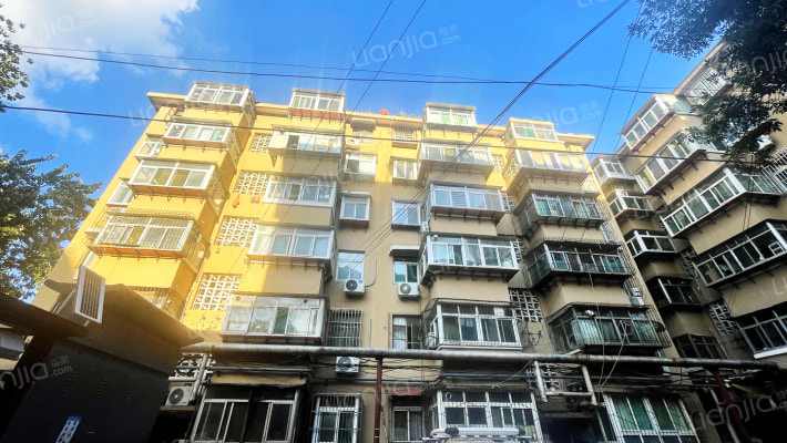 制锦市锦屏街外景图