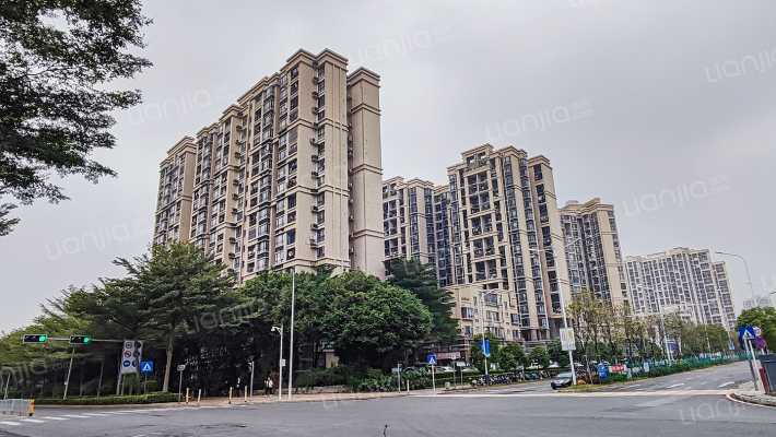 中海西岸华府南区外景图