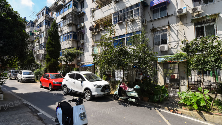 西园新村区政府宿舍外景图