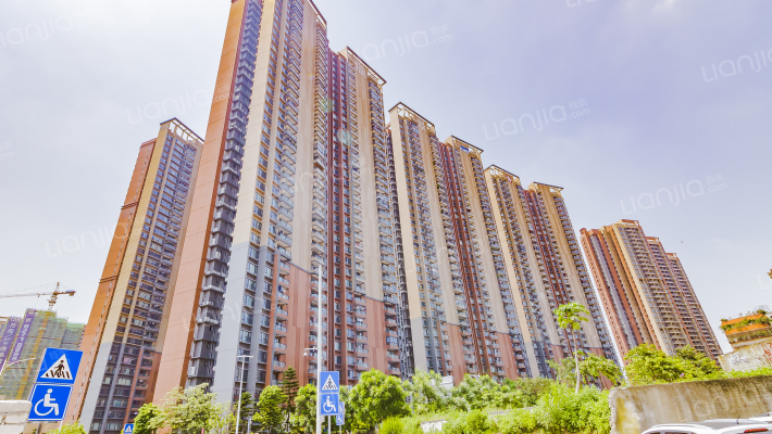 泷景二期外景图