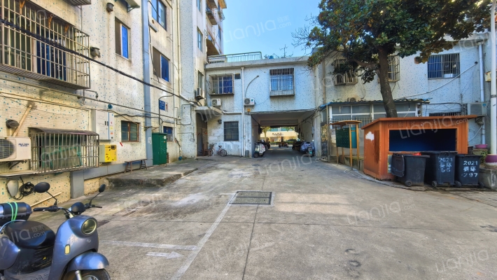 绮山路127弄外景图