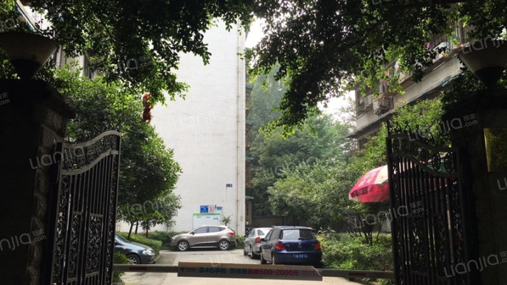 江郊公寓A座外景图