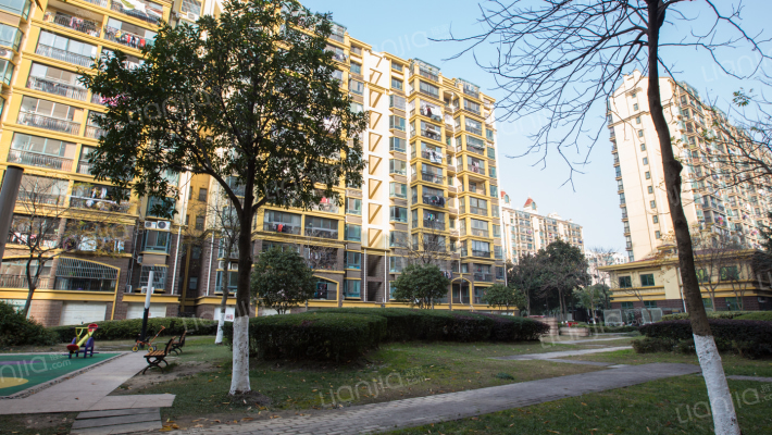 君临天下花园外景图