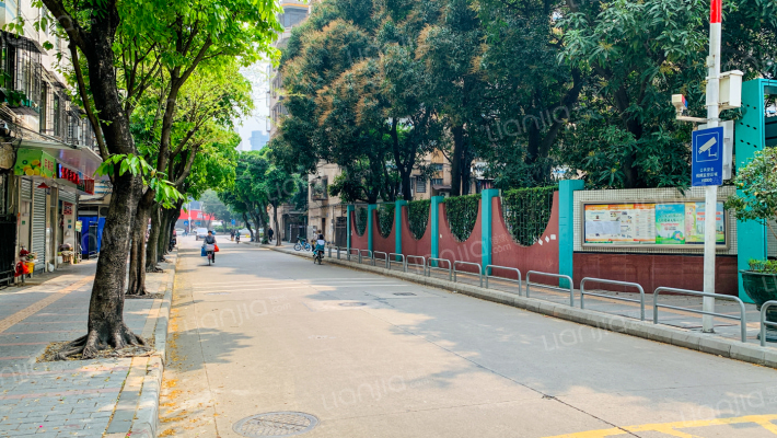 丝绸大街外景图