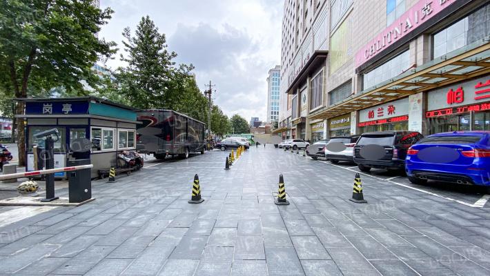 世纪广场小区外景图