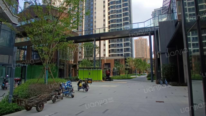 花样年花好园外景图