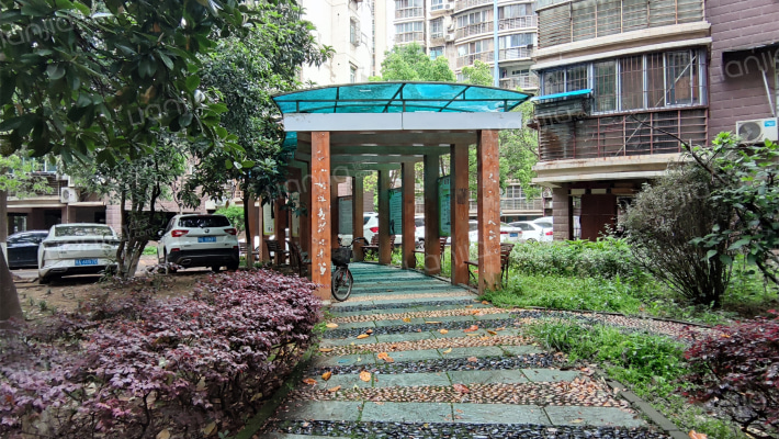 青山绿水花园外景图