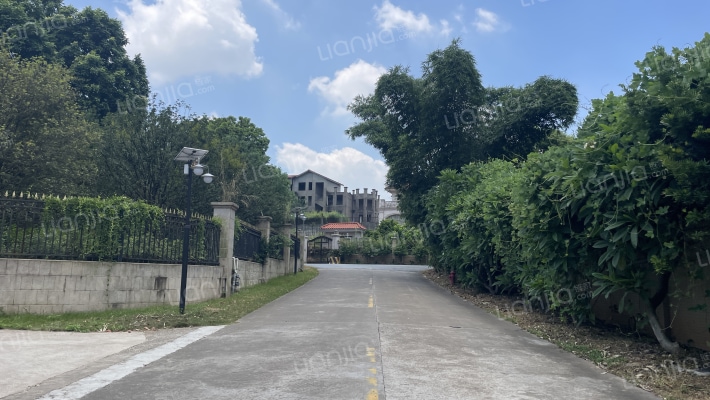 嘉湖山庄外景图