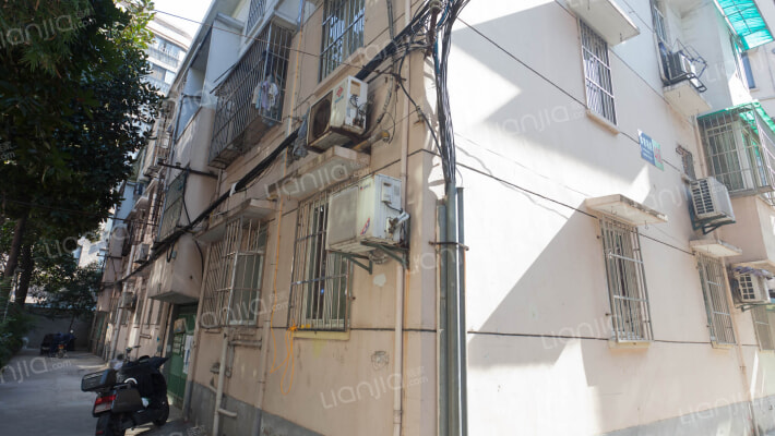 体育场路468号外景图