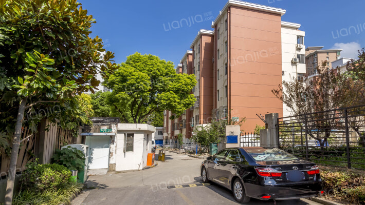 建华公寓外景图