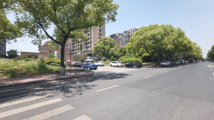 嘉裕天城外景图