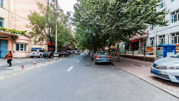 经纬四道街外景图